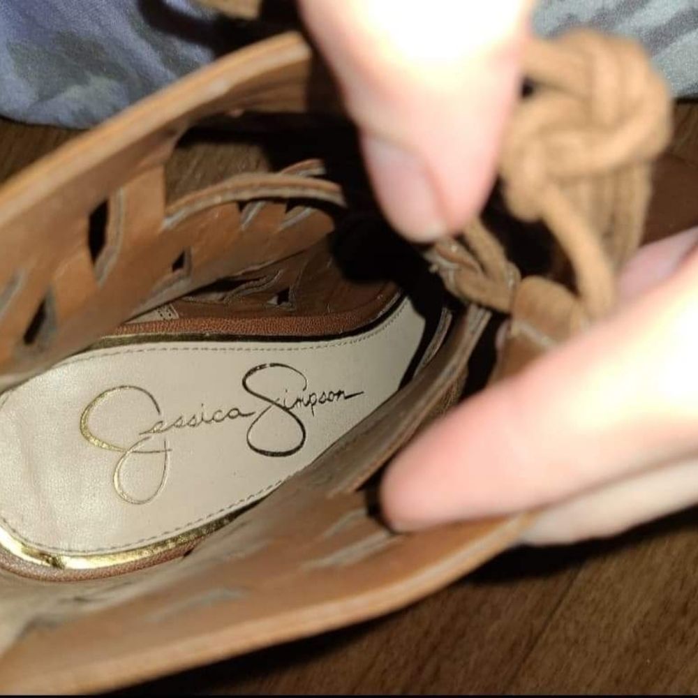 Jessica Simpson Tan Lace Up Shoes- Heels- Size 8.5 - Picture 2 of 6